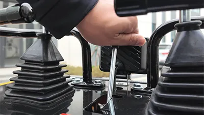 Minicarregadeira skid steer S390