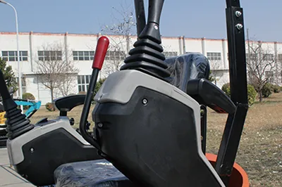 Mini escavadeira sobre esteiras KV12/12Plus