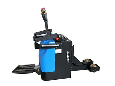 Rebocador elétrico com operador em pé (tração traseira)